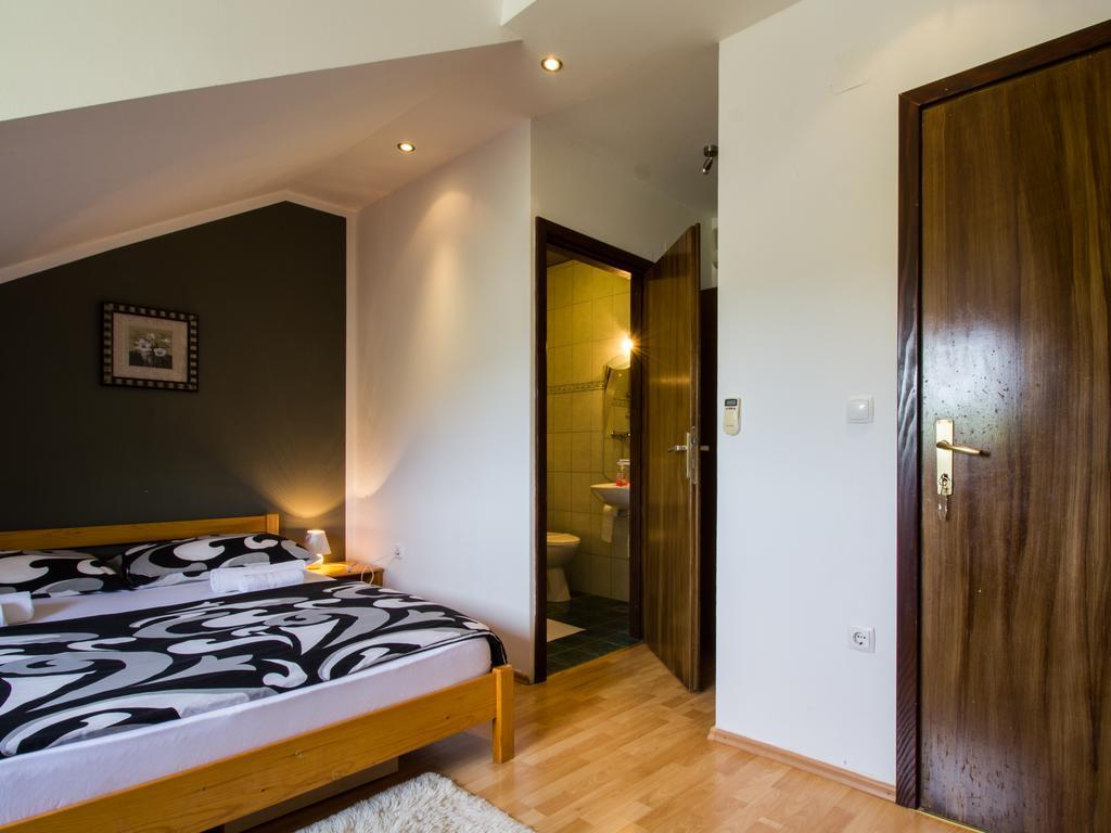 House Josipa Hotel Rakovica Exterior photo